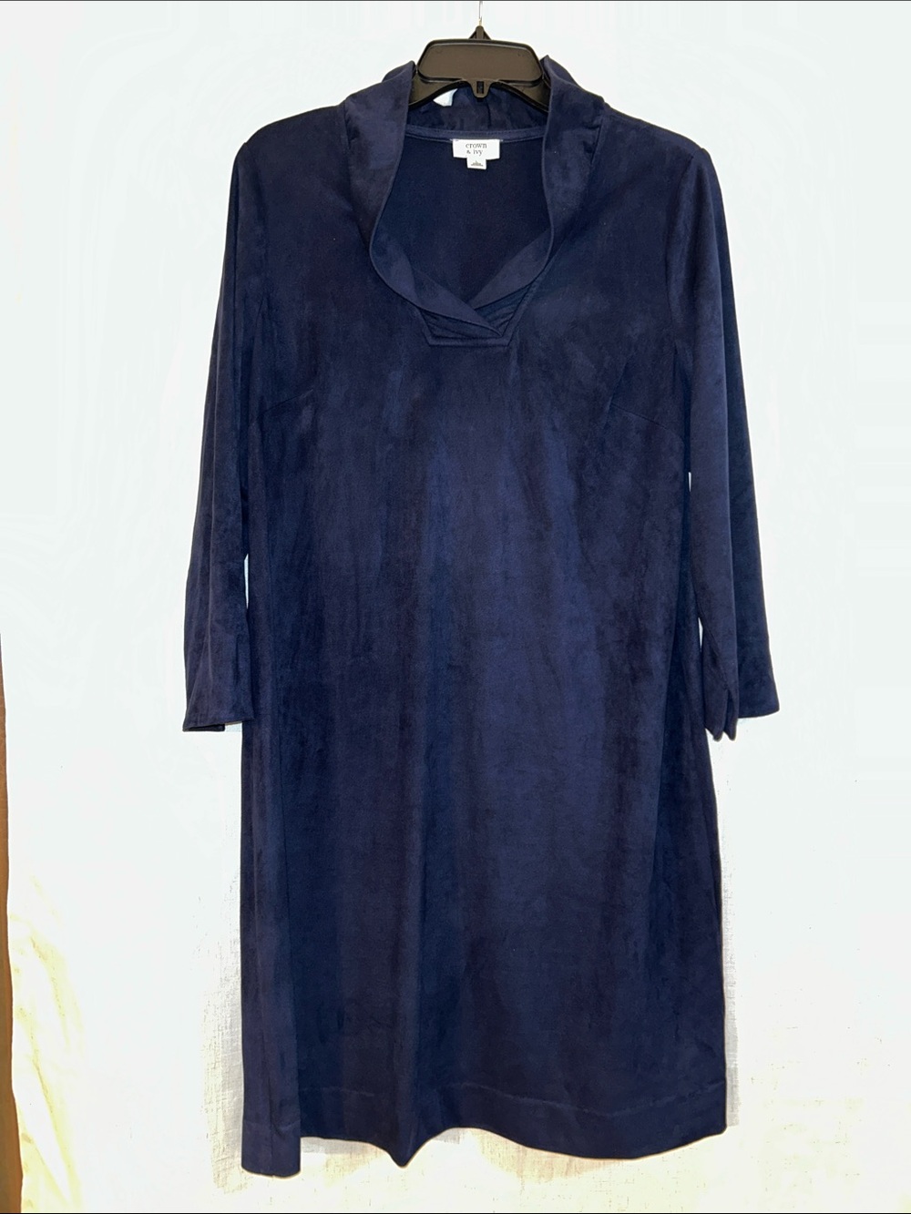 crown & ivy Navy V-Neck Long-Sleeve Shift Dress